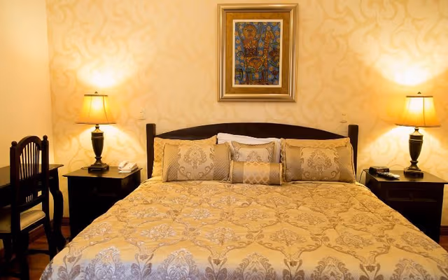 JUNIOR SUITE KING SIZE BED