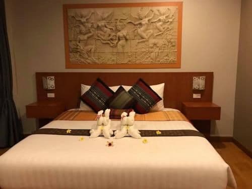 Deluxe Double Room (2 Adults + 1 Child)