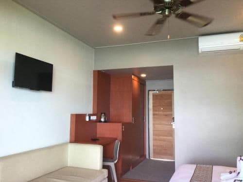Deluxe Double Room (2 Adults + 1 Child)