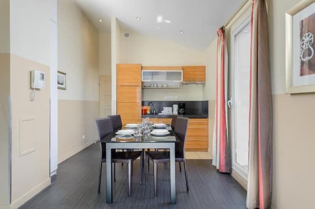 APARTMENT WITH TERRACE