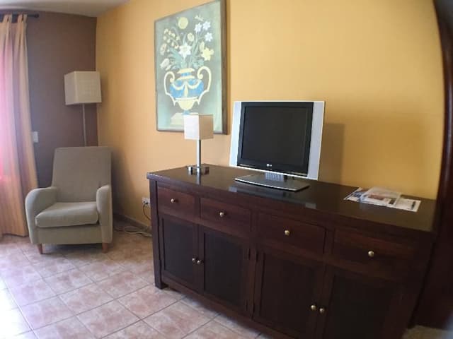 APARTMENT WITH KITCHENETTE