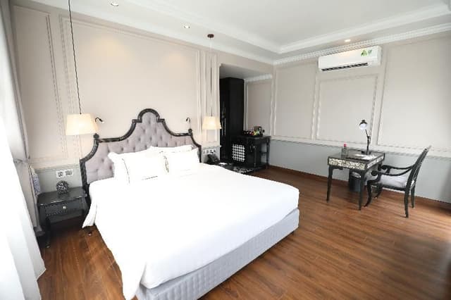 SUITE WITH BALCONY