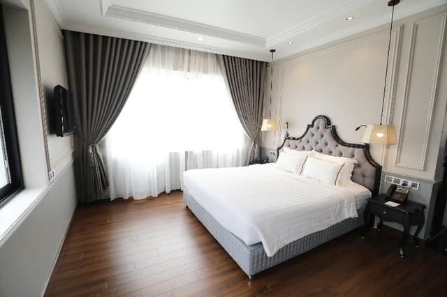 SUITE WITH BALCONY