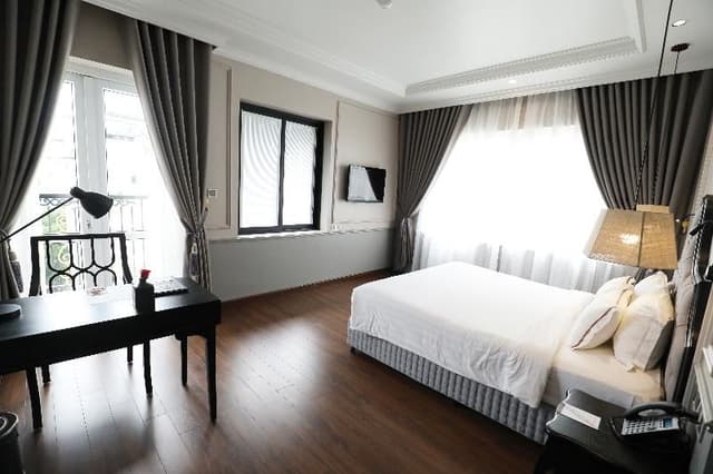 SUITE WITH BALCONY