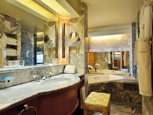 Penthouse Suite with Lounge Access - Non Smoking