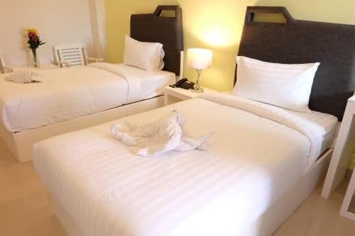 Deluxe Double or Twin Room - Roundtrip airport Transfer
