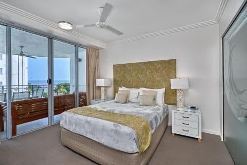 Deluxe Three-Bedroom Apartment