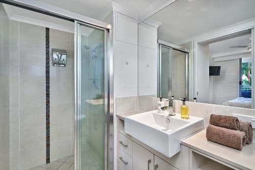 Three Bedroom Apartment with Pool Access- Penthouse