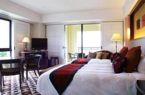 Corner Deluxe Twin - Non-Smoking(Free round-trip airport transfer)