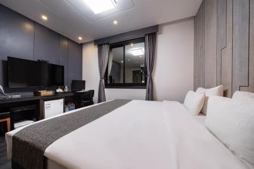Deluxe Double Room (2 Adults)