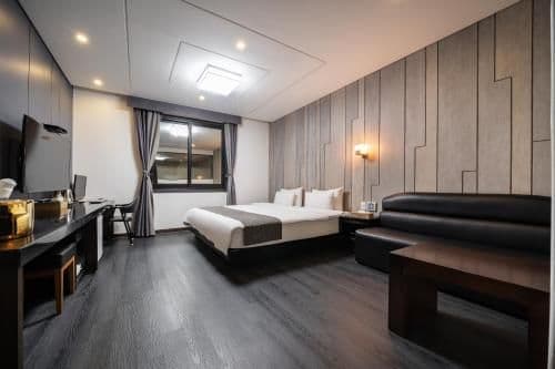 Deluxe Double Room (2 Adults)