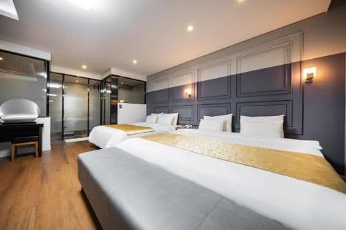 Premier Family Room