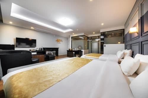Premier Family Room