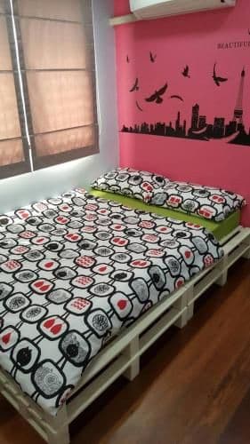 Queen Room with Private Bathroom