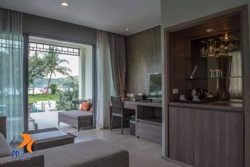 Villa with Pool Access