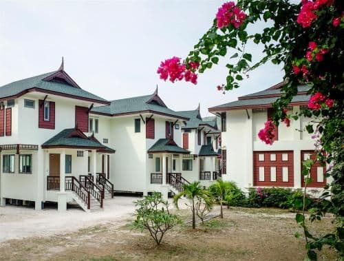 Villa with Pool Access