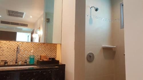 Villa with Pool Access