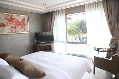 Villa with Pool Access