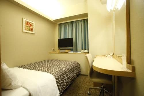 Single Room with Shared Bathroom - Smoking