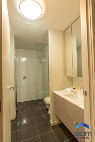 Deluxe Three-Bedroom Apartment with Harbour View and Two Bathrooms 