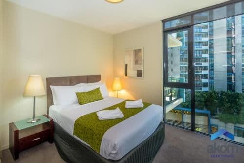 Deluxe Three-Bedroom Apartment with Harbour View and Two Bathrooms 