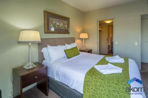Deluxe Three-Bedroom Apartment with Harbour View and Two Bathrooms 