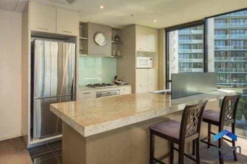 Deluxe Three-Bedroom Apartment with Harbour View and Two Bathrooms 