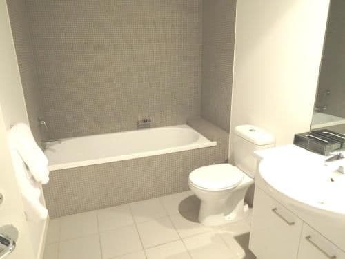 Two-Bedroom Apartment with Views and One Bathroom - Metropolitan
