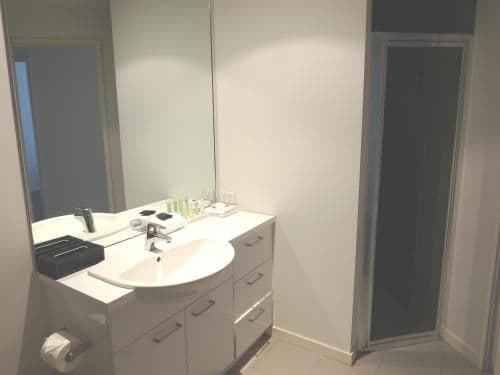 Two-Bedroom Apartment with Views and One Bathroom - Metropolitan