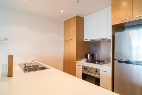 Two-Bedroom Apartment with Views and One Bathroom - Metropolitan