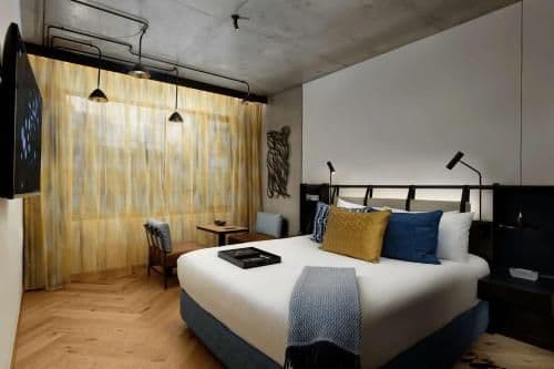 QT Accessible King Room
