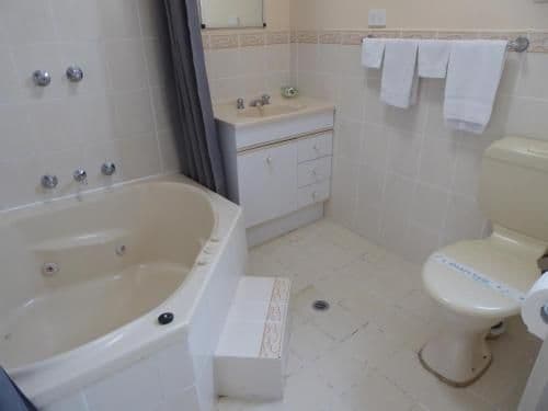 Family Suite with Spa Bath
