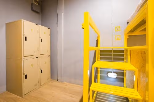 Private Twin Room with Shared Bathroom