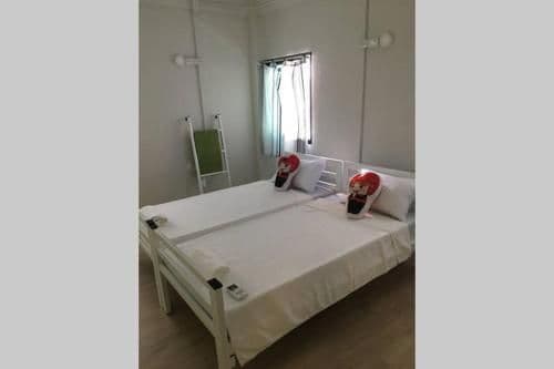 Standard Twin Room with Shared Bathroom