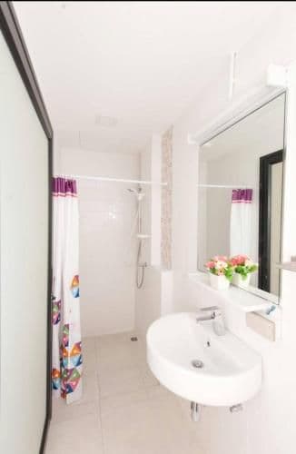Standard Twin Room with Shared Bathroom