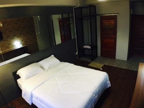 Deluxe Double Room with Shower