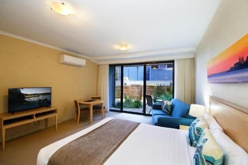 Deluxe Queen Studio with Spa Bath