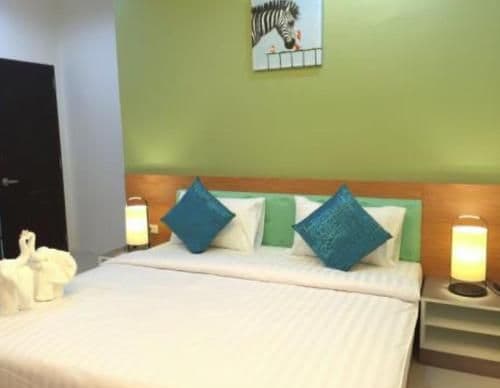 Standard Queen Room