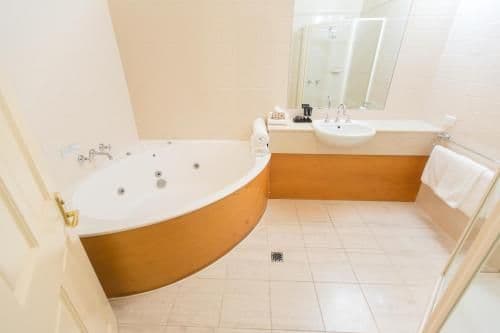 Executive Waterfront Suite