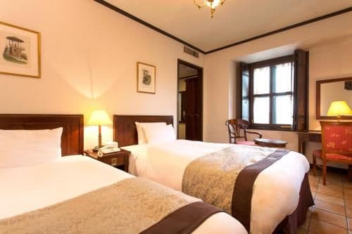 Corner Twin Room