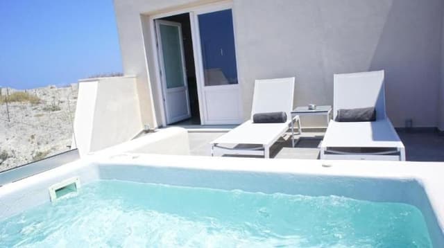 VILLA WITH JACUZZI