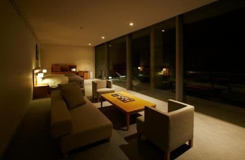 Suite with Sofa Bed and Open-Air Bath Lower Level Floor