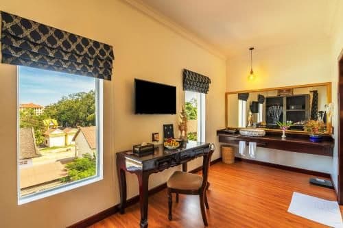 Deluxe Queen Room