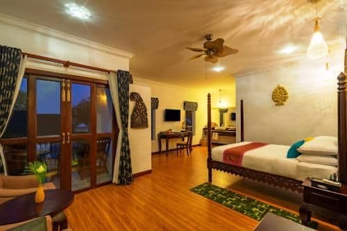 Deluxe Queen Room