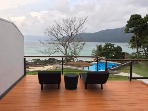 Jacuzzi Beach Villa