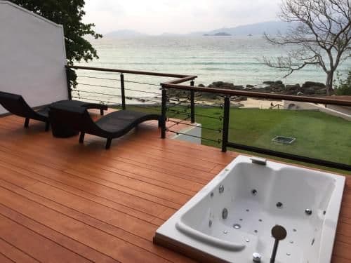Jacuzzi Beach Villa