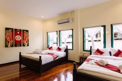 Quadruple Room with Private Bathroom