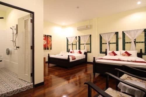 Quadruple Room with Private Bathroom