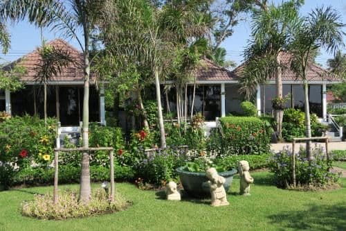 ชมทะเลรีสอร์ท หาดเจ้าสำราญ ชมทะเลรีสอร์ท หาดเจ้าสำราญ
