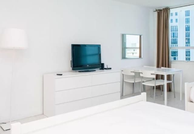 STUDIO BAY VIEW